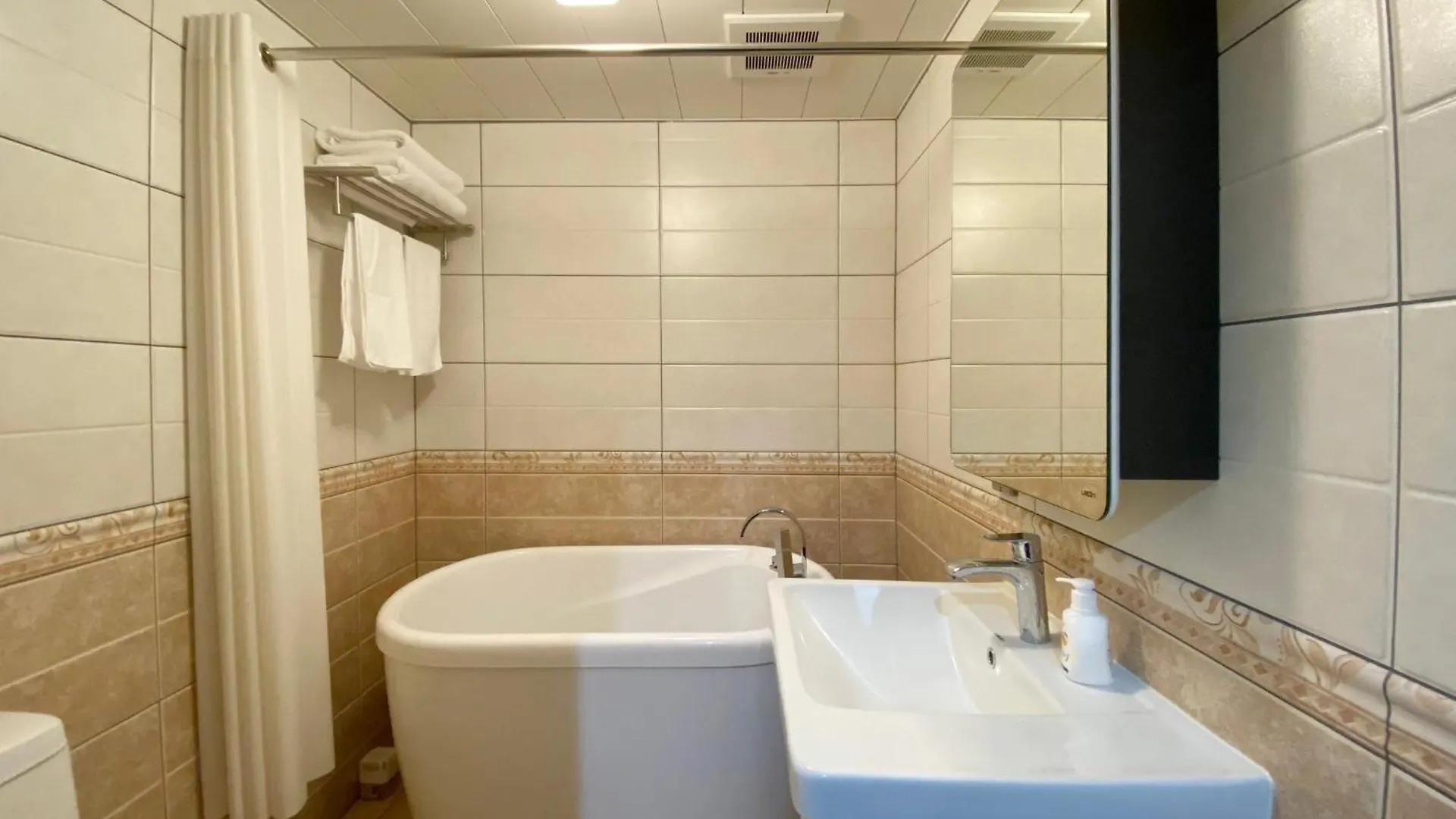 Shirokane Freeport Hotel - Vacation Stay 84162 上富良野町